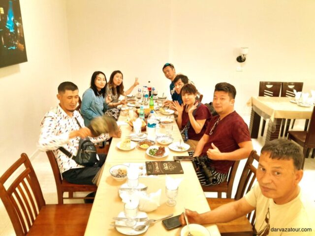 The image of culinary delights presented at the roadside café showcases the diversity of local cuisine and the cozy atmosphere that attracts tourists.
