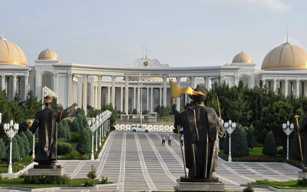 9-Day Grand Turkmenistan Tour: Ashgabat, Yangykala, Koytendag, Merv & Darvaza